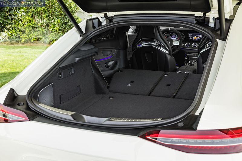 Mercedes-AMG-GT_4_puertas_set- 0803-05