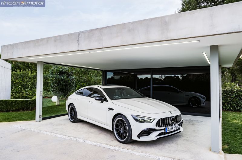 Mercedes-AMG-GT_4_puertas_set- 0803-11