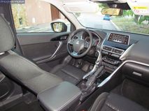 3-05-interior-mitsubishi_eclipse_cross_150T_2018