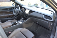 03-interior-opel-insignia-st-cdti-210-prueba-2018-06