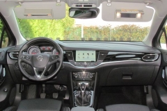 3-07-interior-opel-astra-sports-tourer-16-turbo-200-excellence-prueba-2017