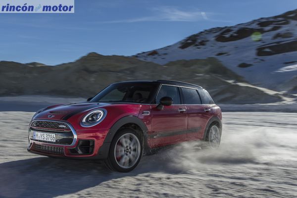 mini-clubman-jcw-2017-28