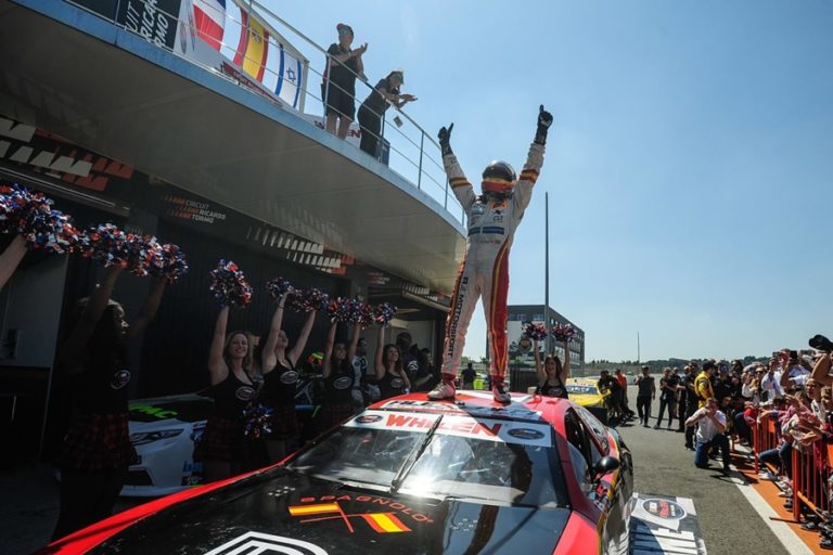 Borja García celebración NASCAR Fest Valencia