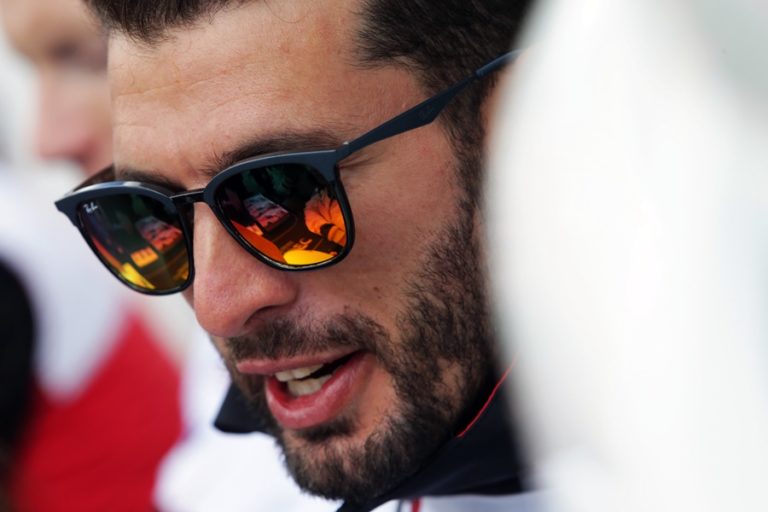 wec pechito lopez cara gafas