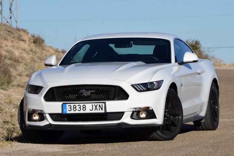 Ford Mustang Fastback 50 V8 prueba 2018