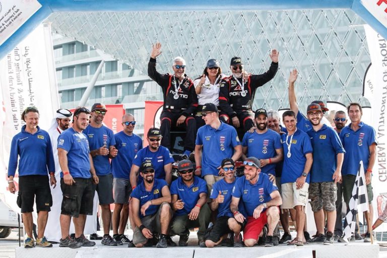 Podio equipo JL Peña Abu Dhabi Desert