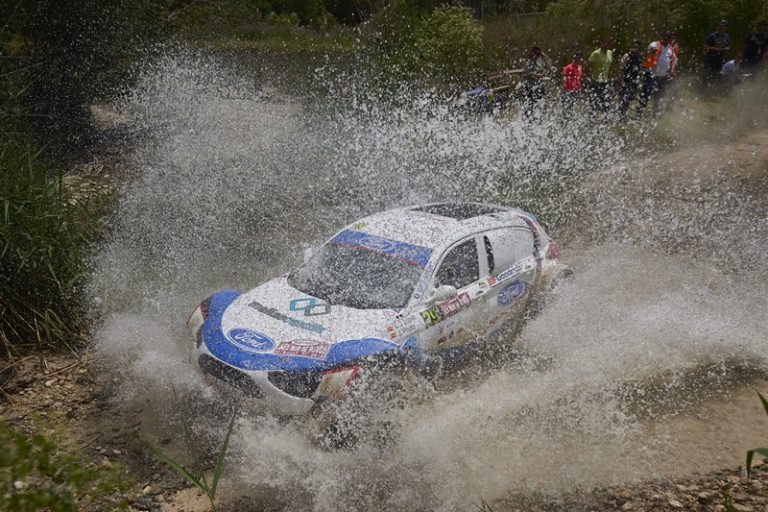 TT Mar Olivos Ruben Gracia Ford Ranger paso agua